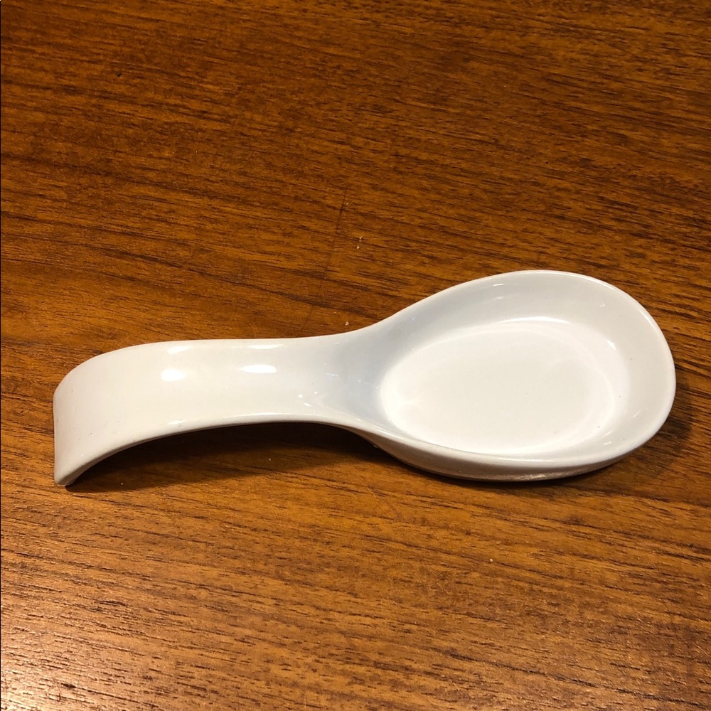 White Ceramic Spoon Rest - Sleek Kitchen Accessory